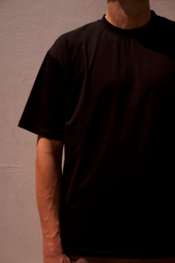 SIMPLY LVN OVERSIZED T BLACK - UNISEX